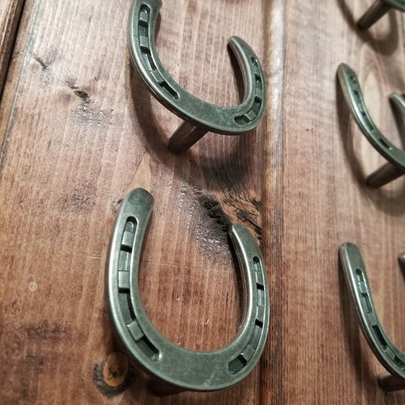 Horseshoe Metal Drawer Cabinet Pull Set of 8. - Picture 2 of 3